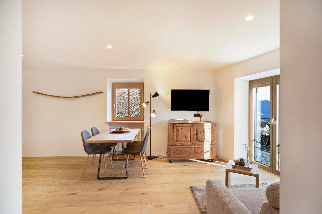 Brantenhof Ferienwohnung Vinea Кортачча-сулла-Страда-дель-Віно Екстер'єр фото