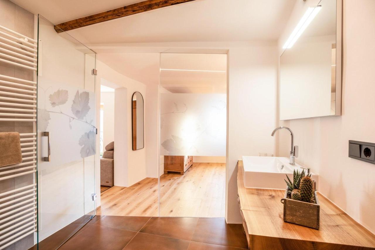 Brantenhof Ferienwohnung Vinea Кортачча-сулла-Страда-дель-Віно Екстер'єр фото