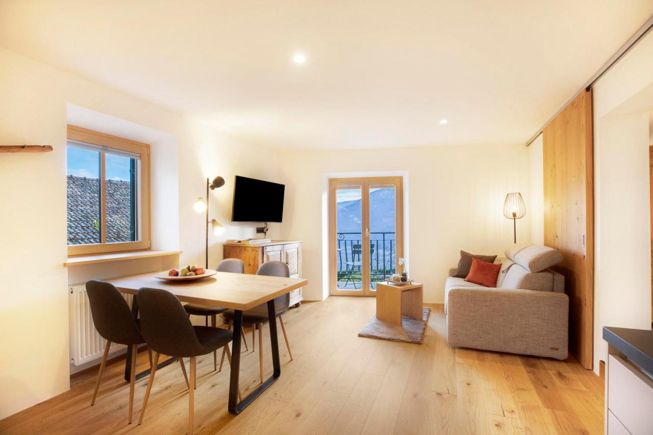 Brantenhof Ferienwohnung Vinea Кортачча-сулла-Страда-дель-Віно Екстер'єр фото