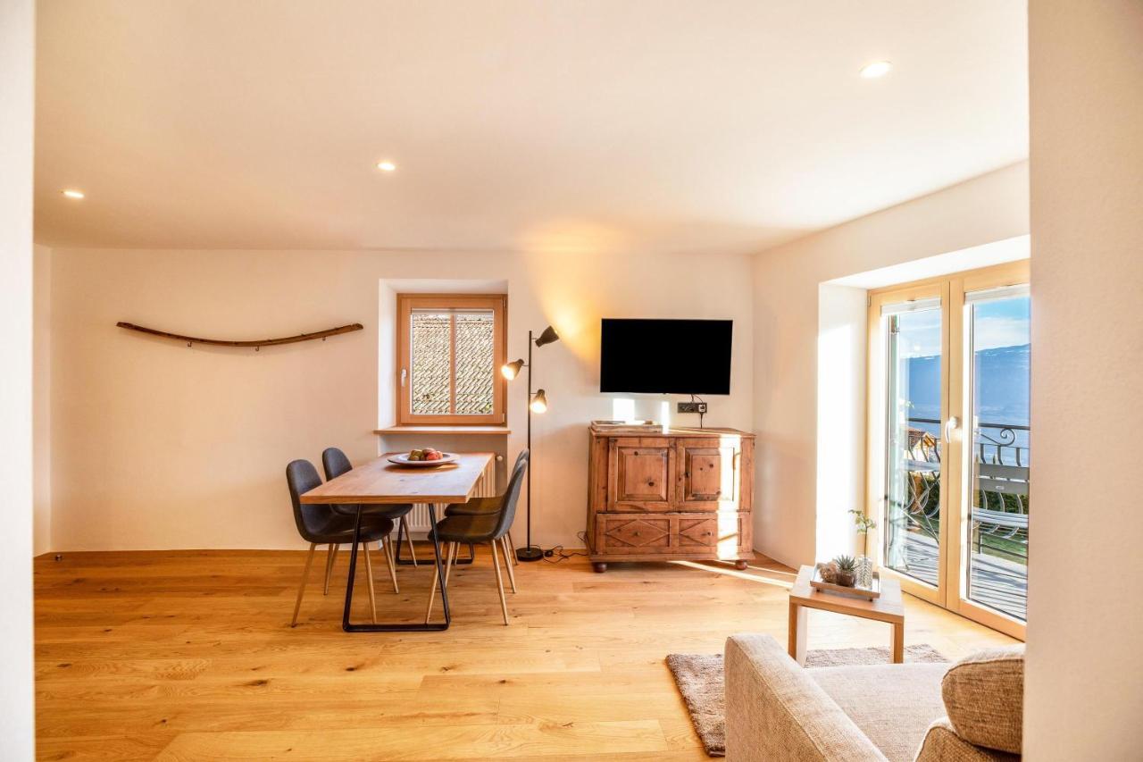 Brantenhof Ferienwohnung Vinea Кортачча-сулла-Страда-дель-Віно Екстер'єр фото