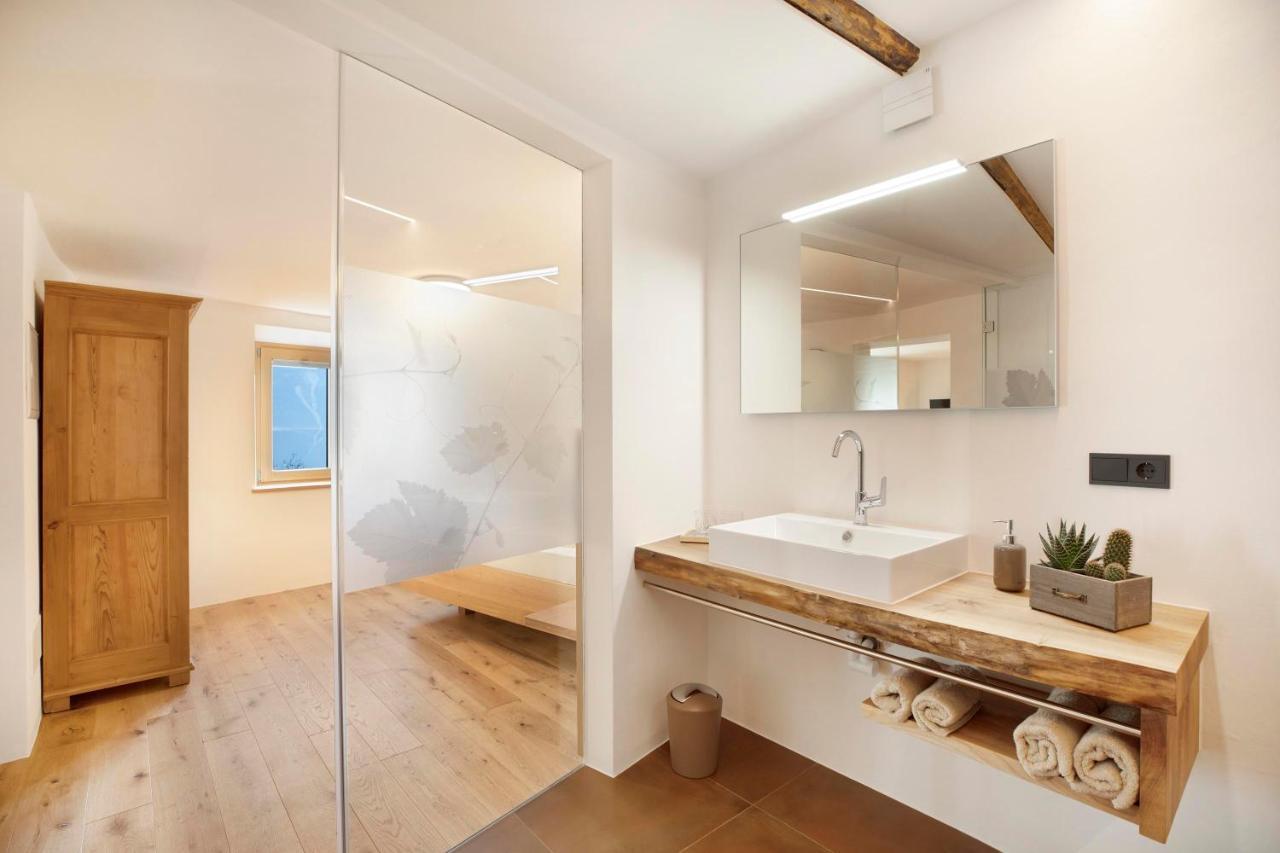 Brantenhof Ferienwohnung Vinea Кортачча-сулла-Страда-дель-Віно Екстер'єр фото
