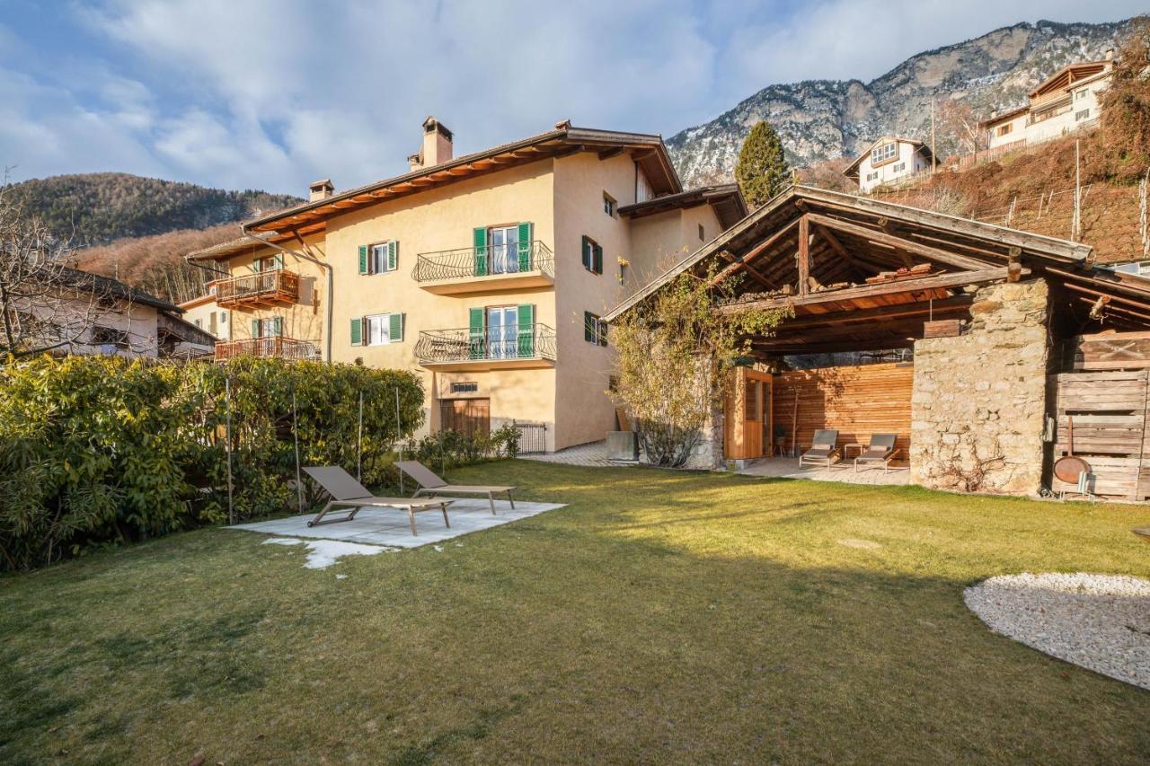 Brantenhof Ferienwohnung Vinea Кортачча-сулла-Страда-дель-Віно Екстер'єр фото